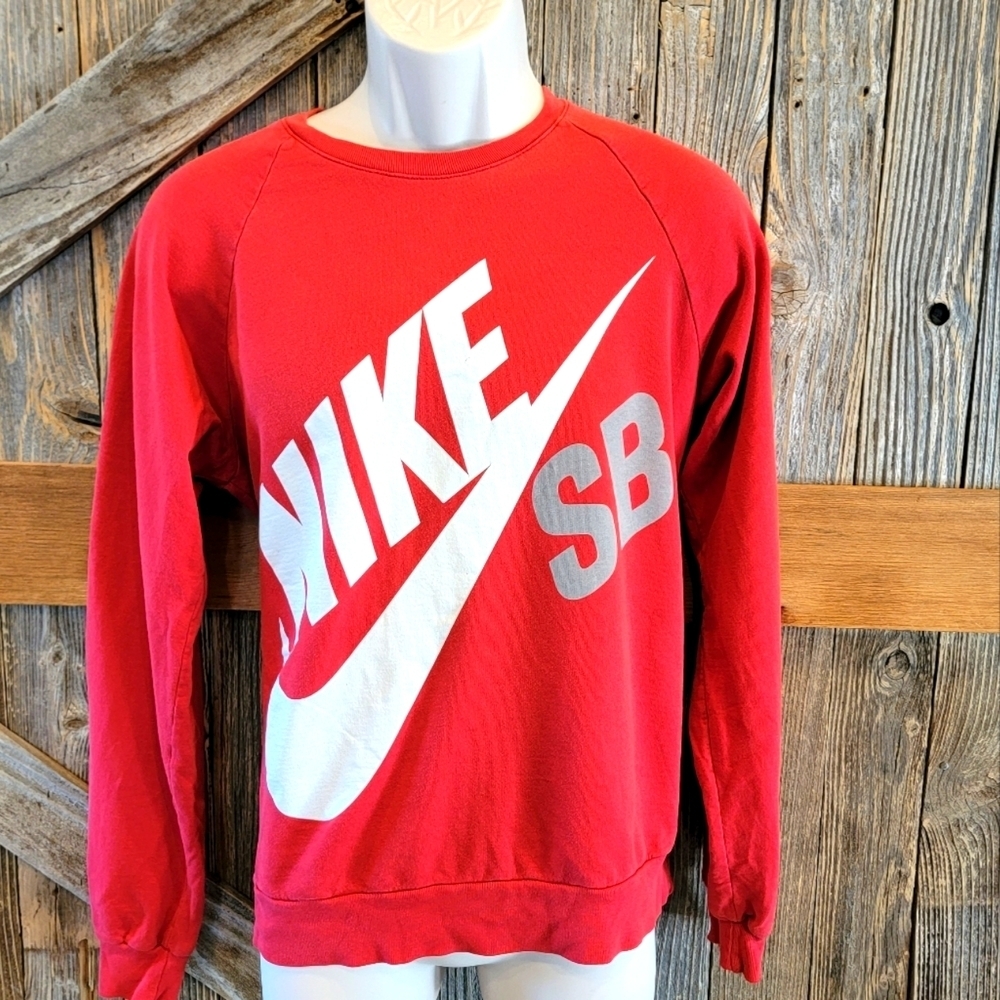 Nike SB Crewneck Sweater red Size Medium M Center Swoosh USA made soft warm